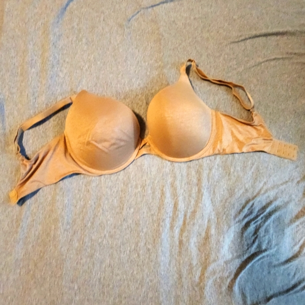 Victoria Secret 32DDD Bra